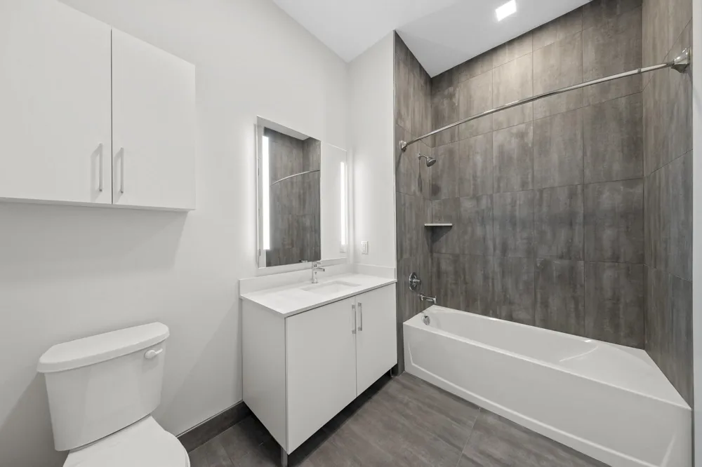 121 34TH ST Union City, NJ 07087