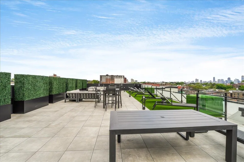 121 34TH ST Union City, NJ 07087