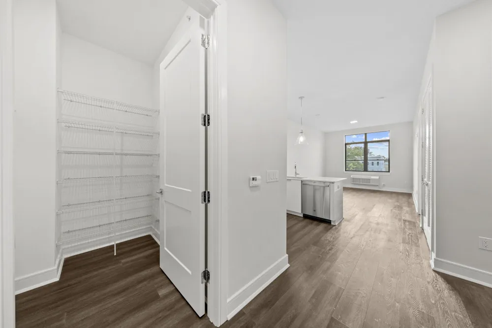 121 34TH ST Union City, NJ 07087