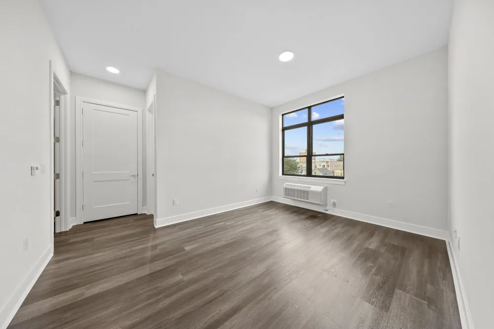 121 34TH ST Union City, NJ 07087