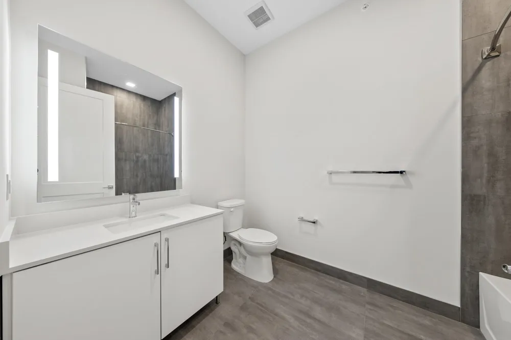 121 34TH ST Union City, NJ 07087