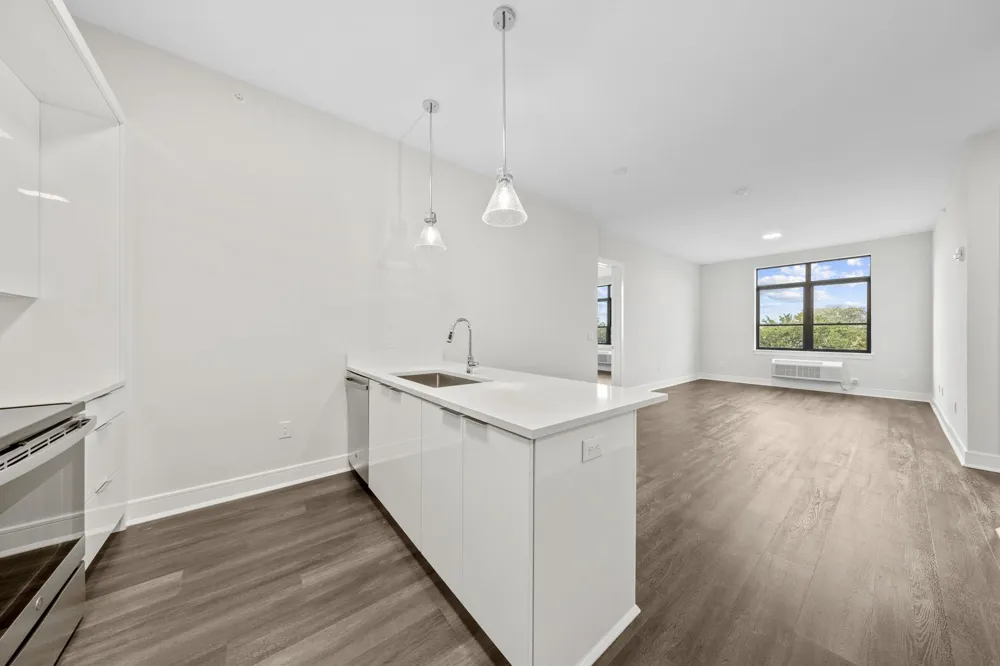 121 34TH ST Union City, NJ 07087