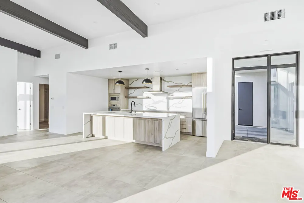 250 Ducor Avenue Landers, CA 92284