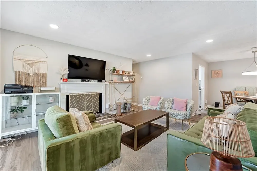 103 Natchez Trace Sandy Springs, GA 30350