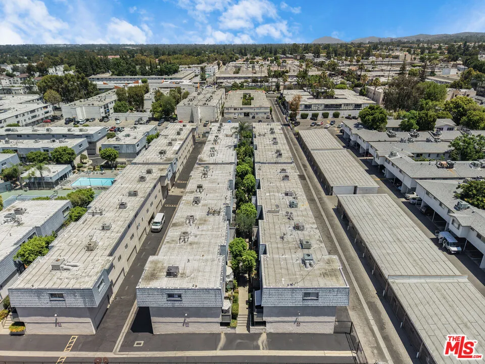 18550 Hatteras Street Tarzana, CA 91356