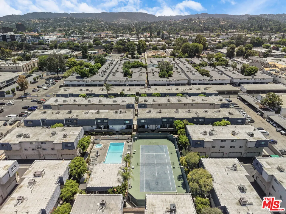 18550 Hatteras Street Tarzana, CA 91356