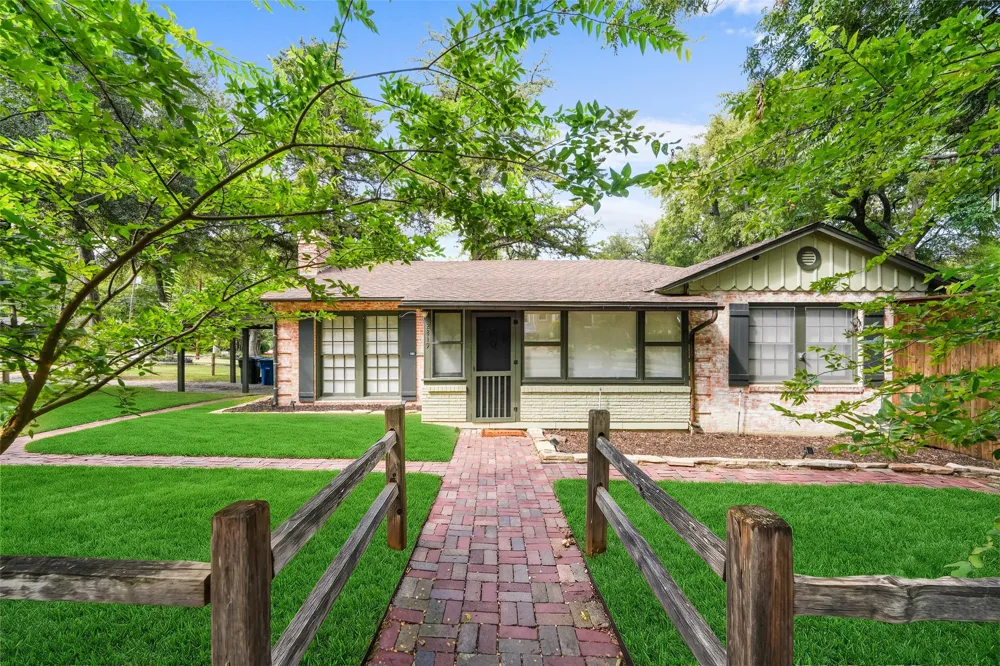 2819 Alden Avenue Dallas, TX 75211