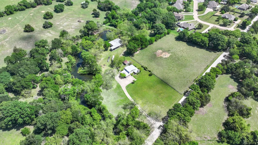 3231 Plainview Road Midlothian, TX 76065