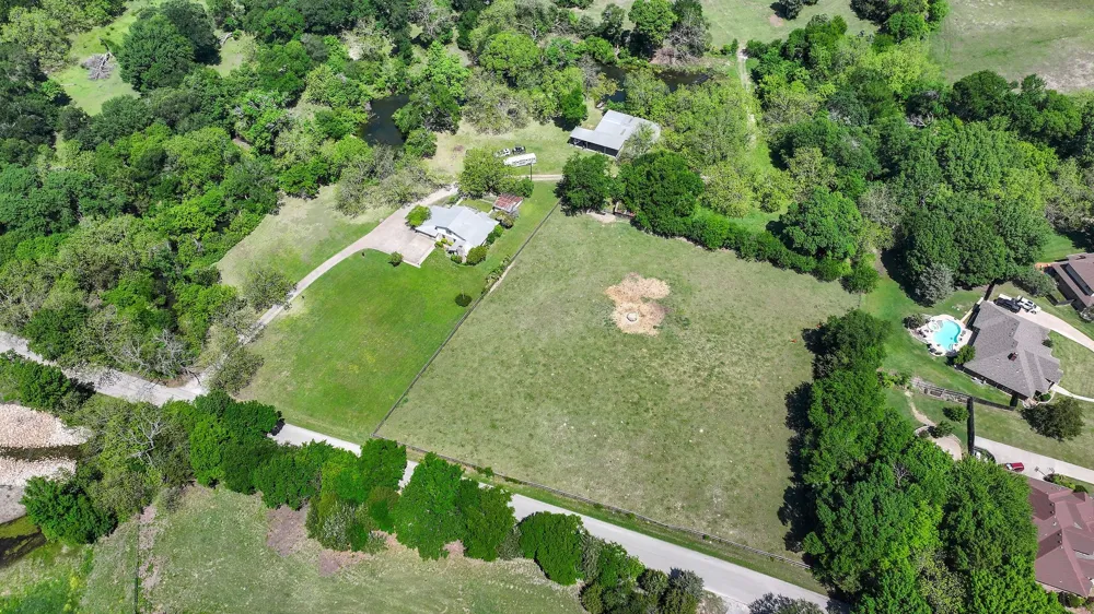 3231 Plainview Road Midlothian, TX 76065