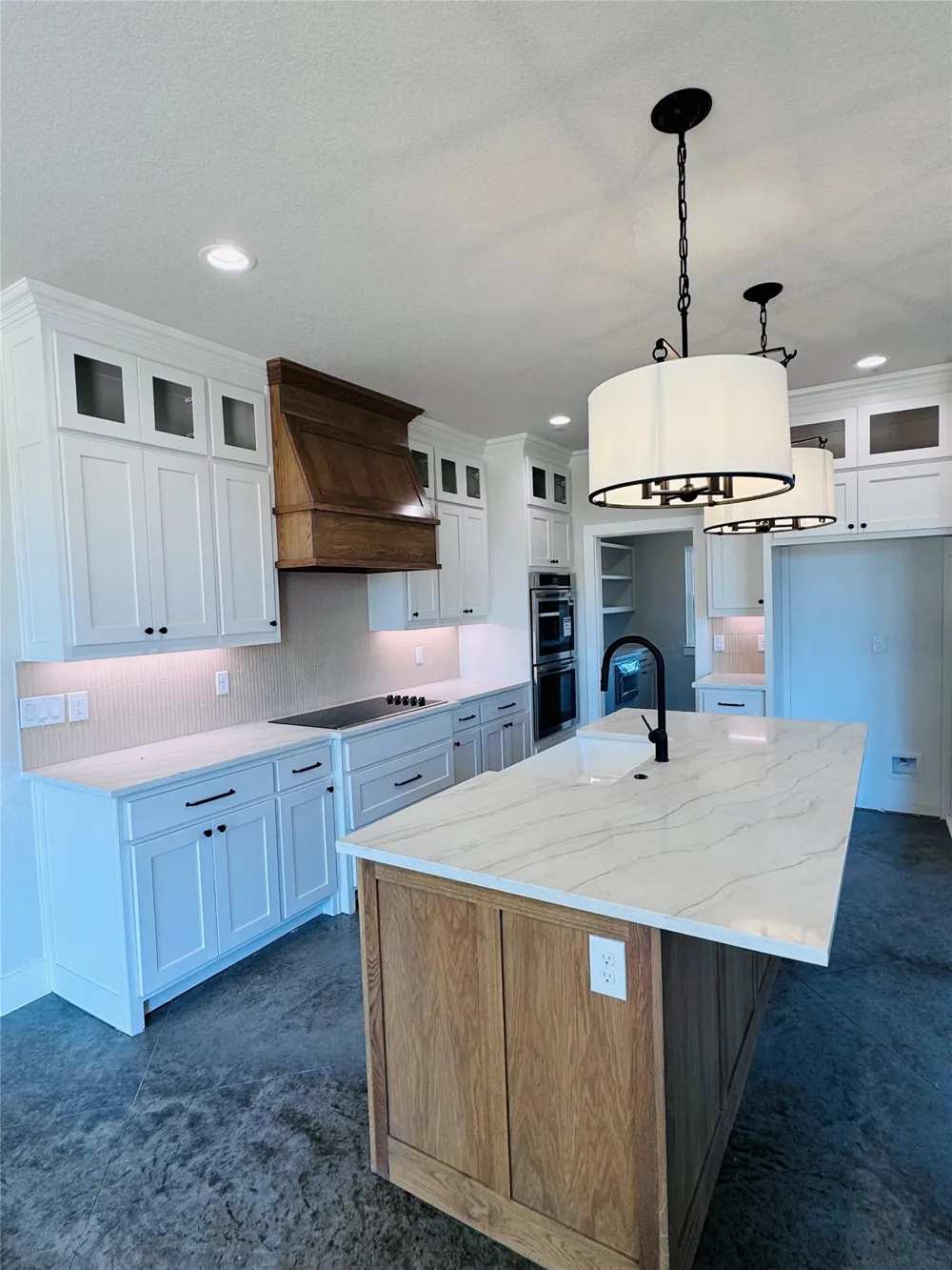 1016 Arbor Vista Drive Azle, TX 76020