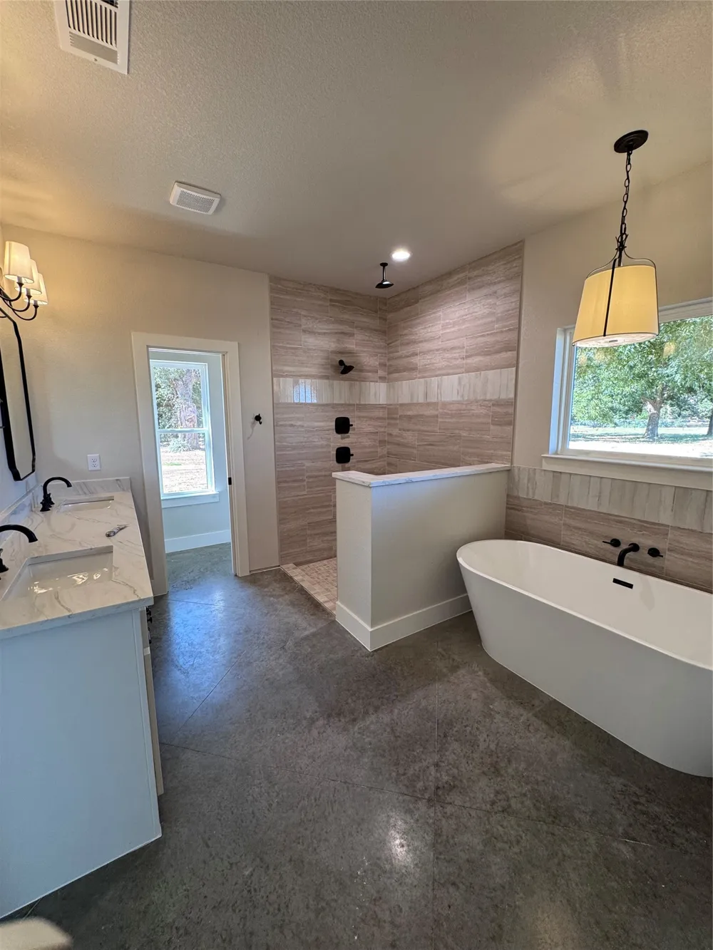 1016 Arbor Vista Drive Azle, TX 76020