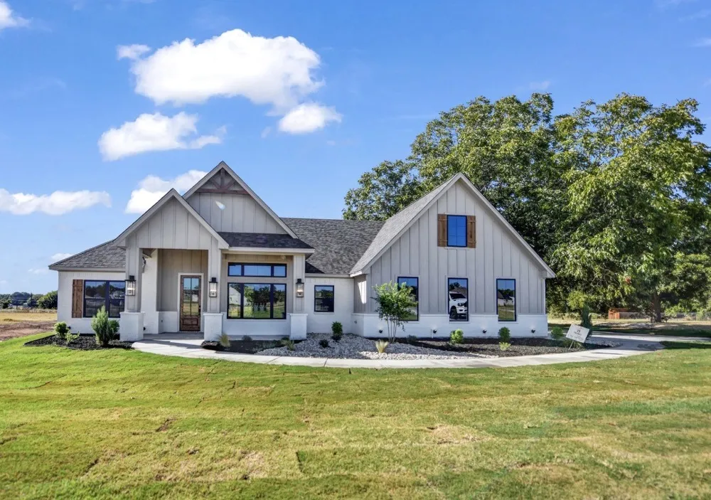 1016 Arbor Vista Drive Azle, TX 76020