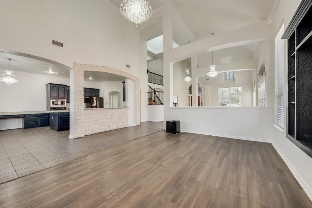 515 Suffolk Drive Grand Prairie, TX 75052