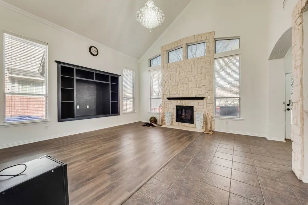 515 Suffolk Drive Grand Prairie, TX 75052