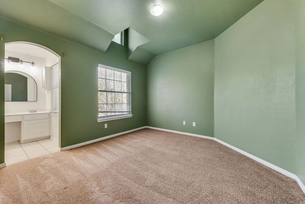 515 Suffolk Drive Grand Prairie, TX 75052