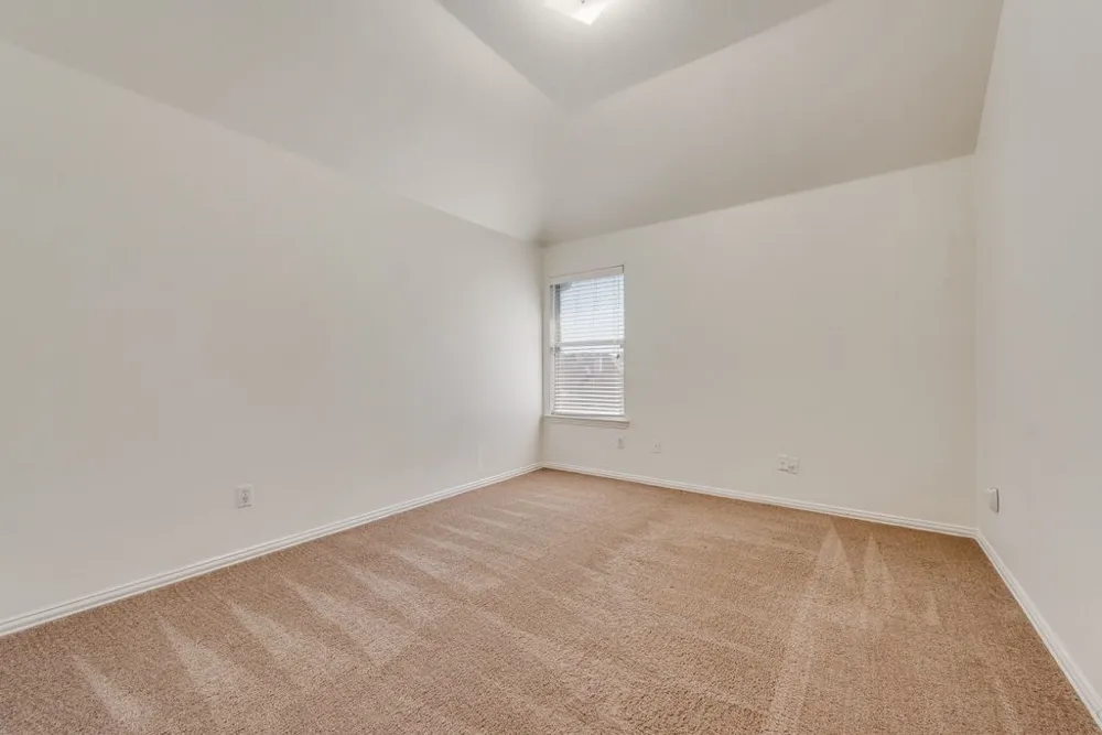 515 Suffolk Drive Grand Prairie, TX 75052