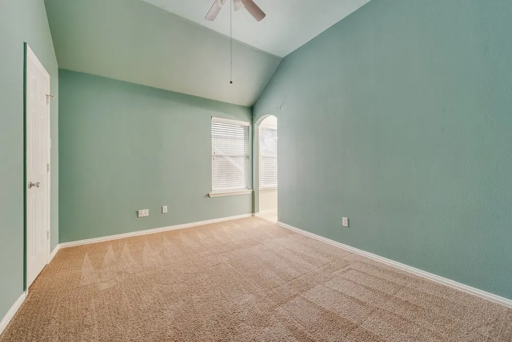 515 Suffolk Drive Grand Prairie, TX 75052