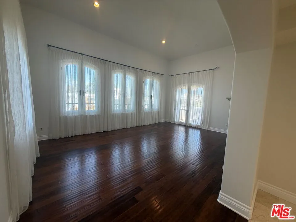12050 Guerin Street Studio City, CA 91604