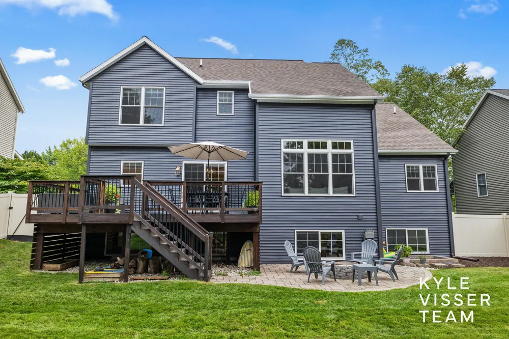 1622 Amberley Court SE East Grand Rapids, MI 49506