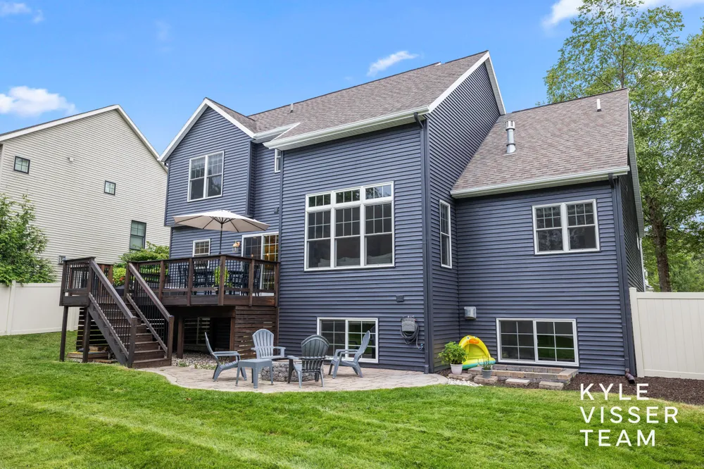 1622 Amberley Court SE East Grand Rapids, MI 49506