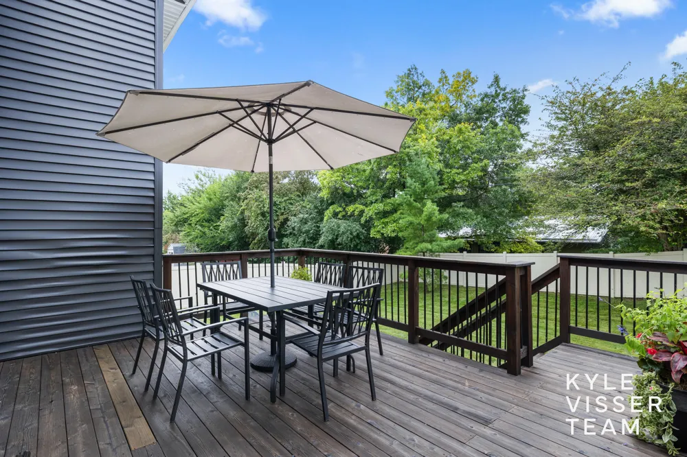 1622 Amberley Court SE East Grand Rapids, MI 49506