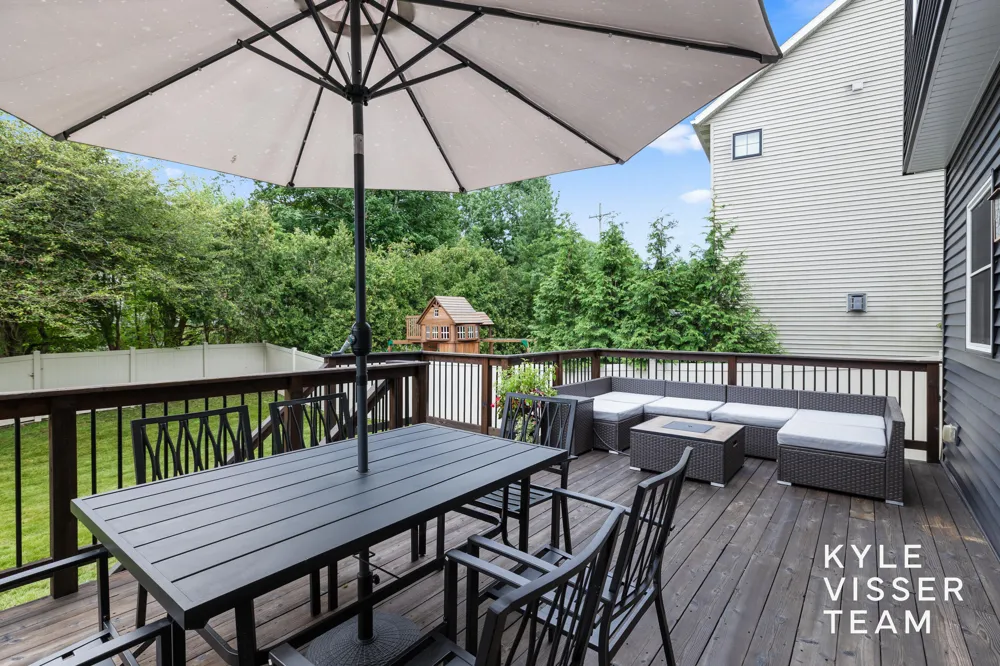 1622 Amberley Court SE East Grand Rapids, MI 49506