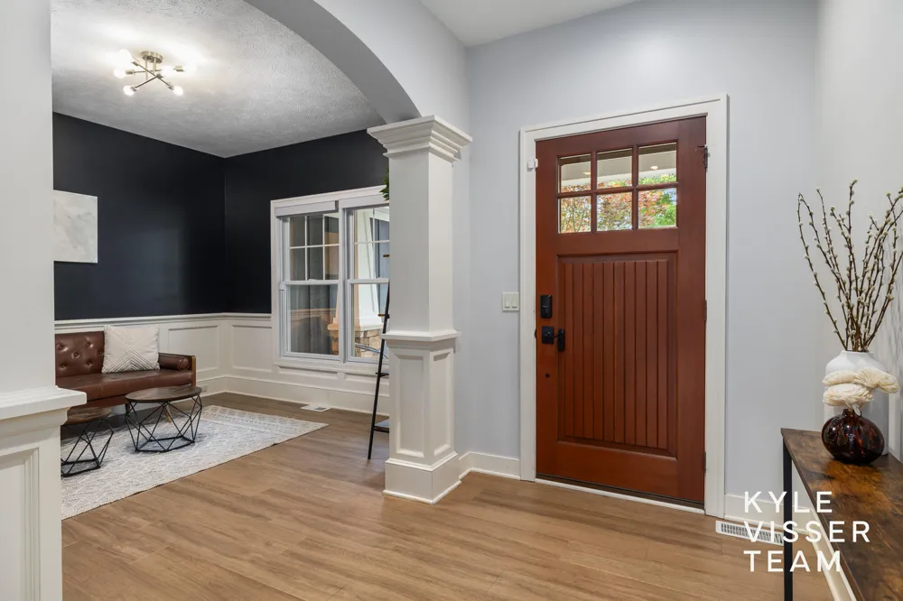 1622 Amberley Court SE East Grand Rapids, MI 49506