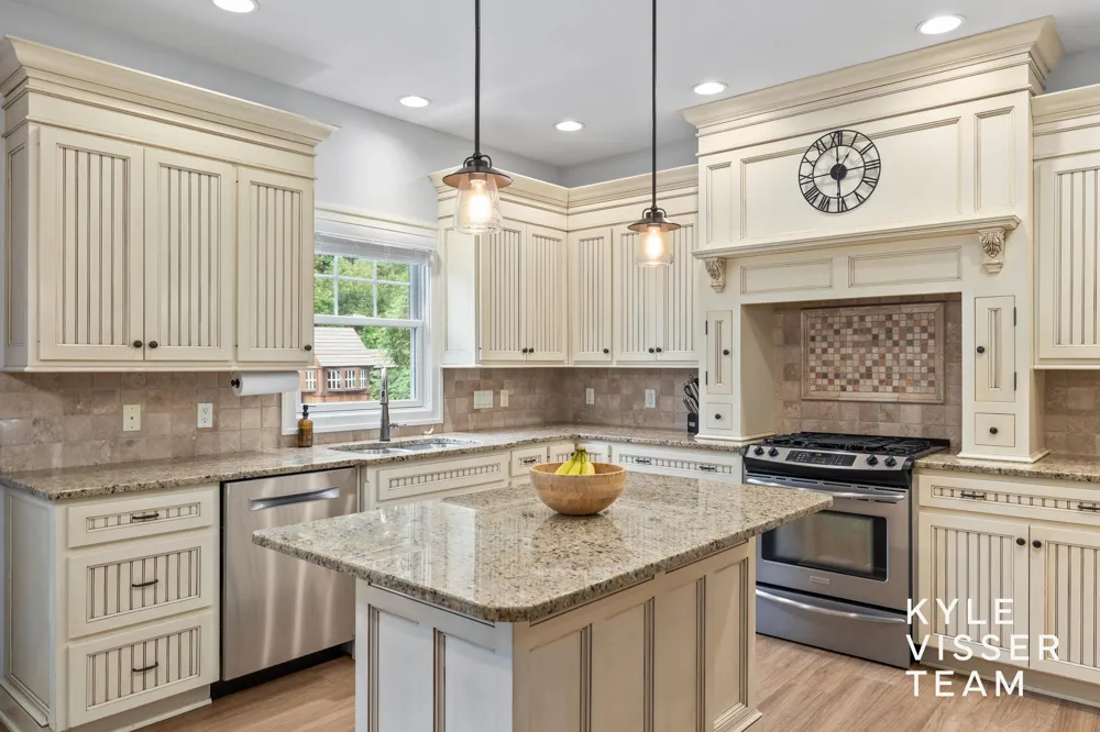 1622 Amberley Court SE East Grand Rapids, MI 49506