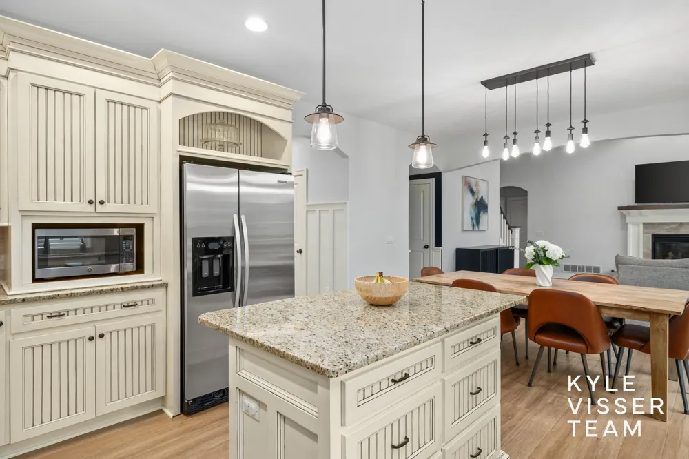 1622 Amberley Court SE East Grand Rapids, MI 49506