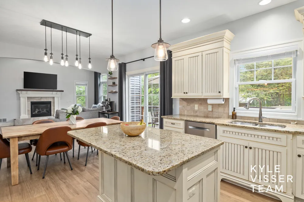 1622 Amberley Court SE East Grand Rapids, MI 49506