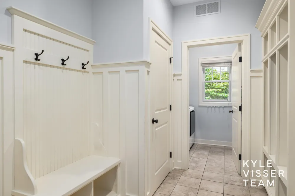 1622 Amberley Court SE East Grand Rapids, MI 49506