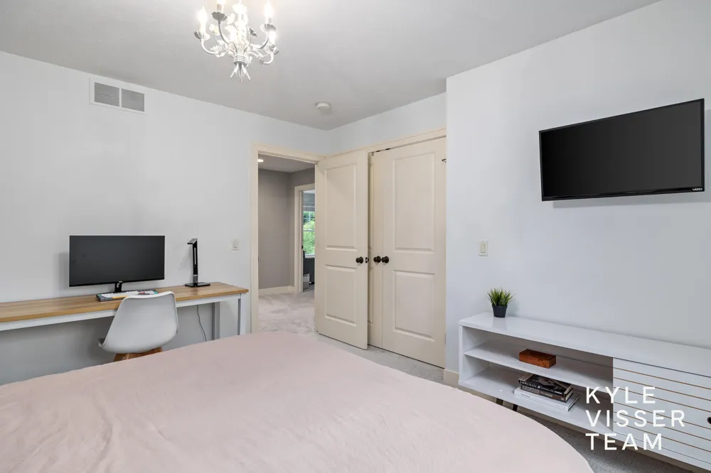 1622 Amberley Court SE East Grand Rapids, MI 49506