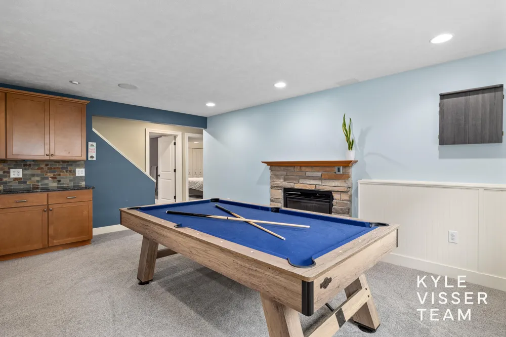 1622 Amberley Court SE East Grand Rapids, MI 49506