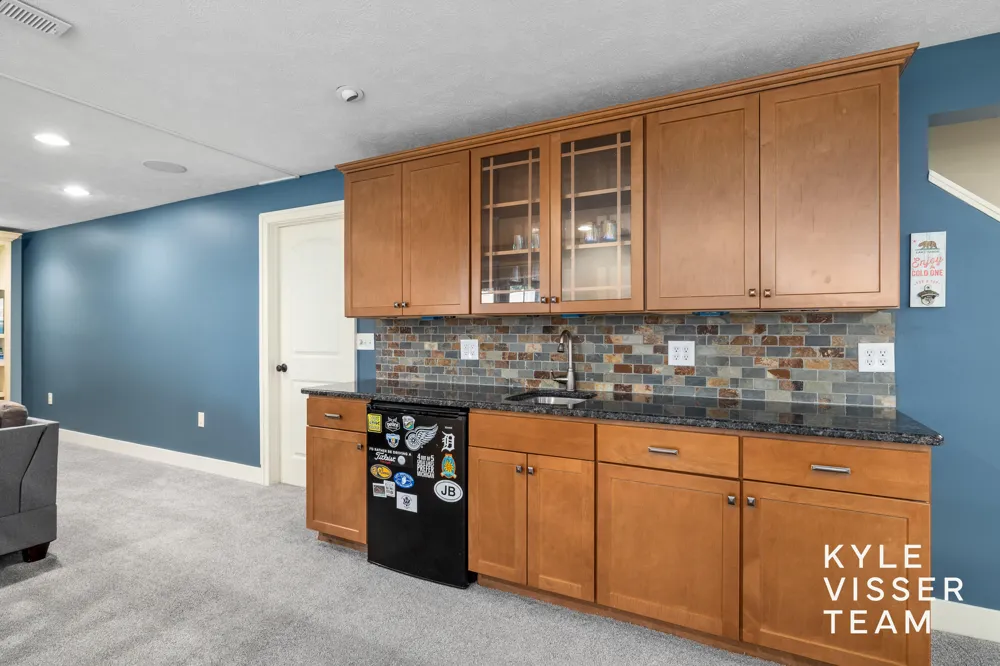 1622 Amberley Court SE East Grand Rapids, MI 49506