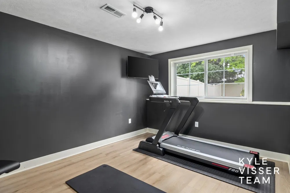 1622 Amberley Court SE East Grand Rapids, MI 49506