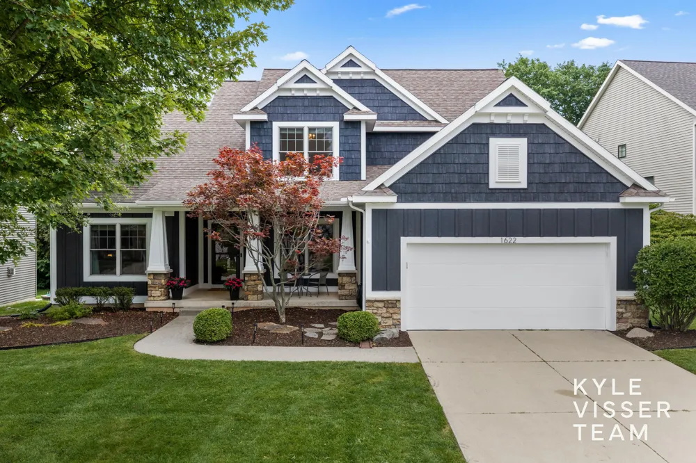 1622 Amberley Court SE East Grand Rapids, MI 49506