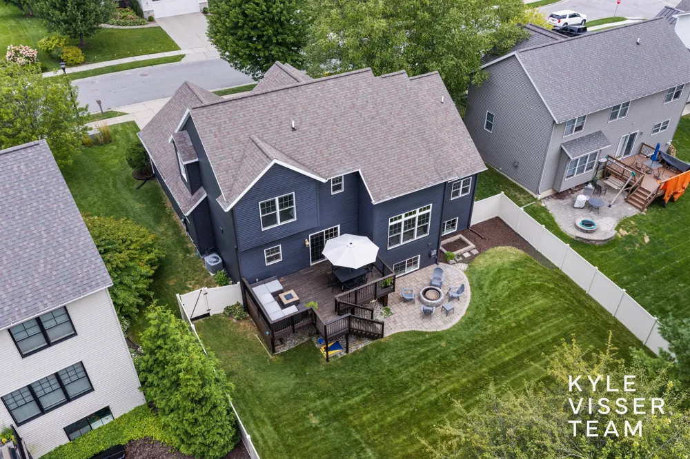 1622 Amberley Court SE East Grand Rapids, MI 49506