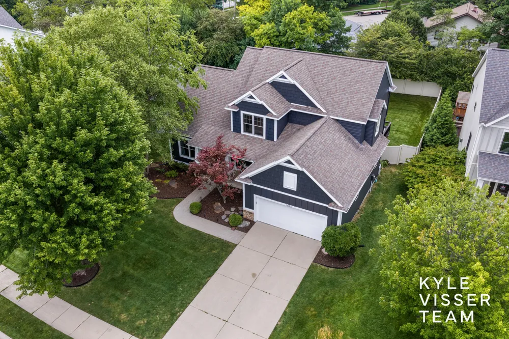 1622 Amberley Court SE East Grand Rapids, MI 49506