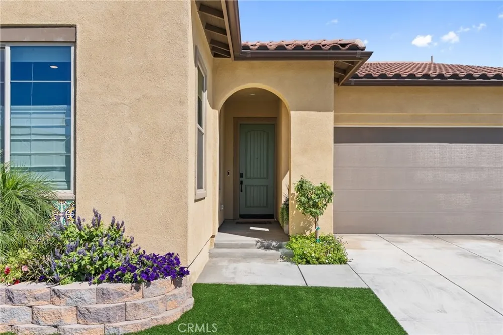 17833 Cirrus Drive Canyon Country, CA 91350