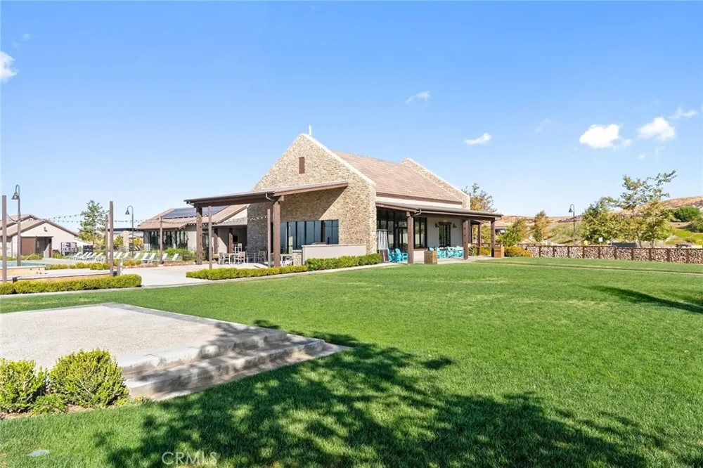 17833 Cirrus Drive Canyon Country, CA 91350
