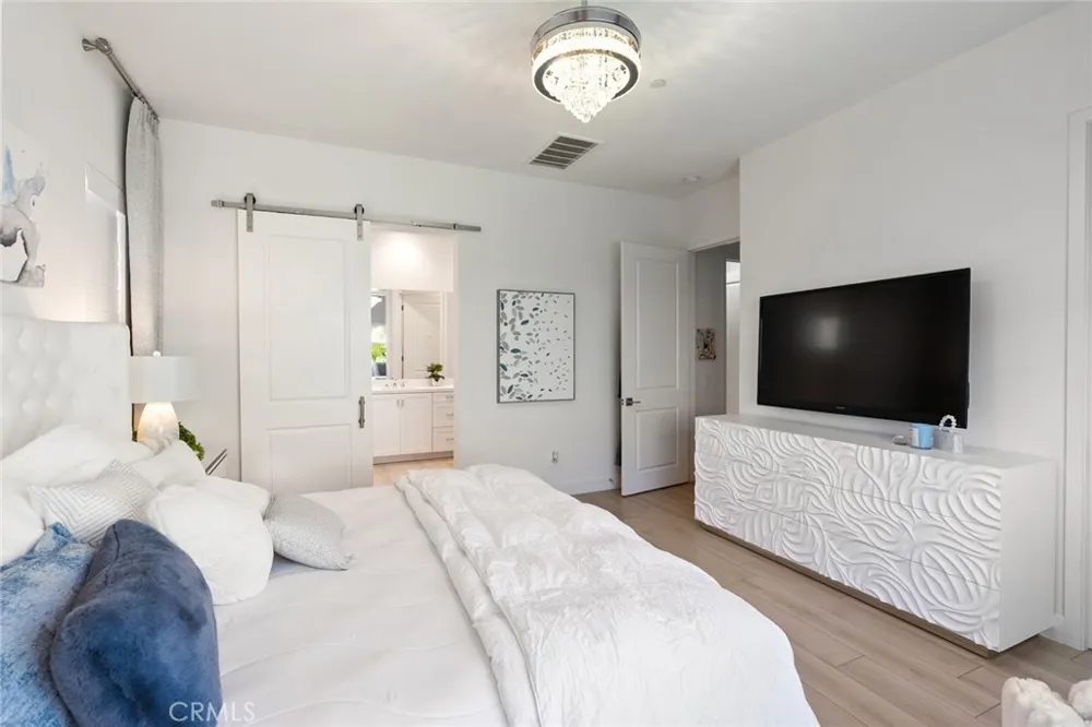 17833 Cirrus Drive Canyon Country, CA 91350