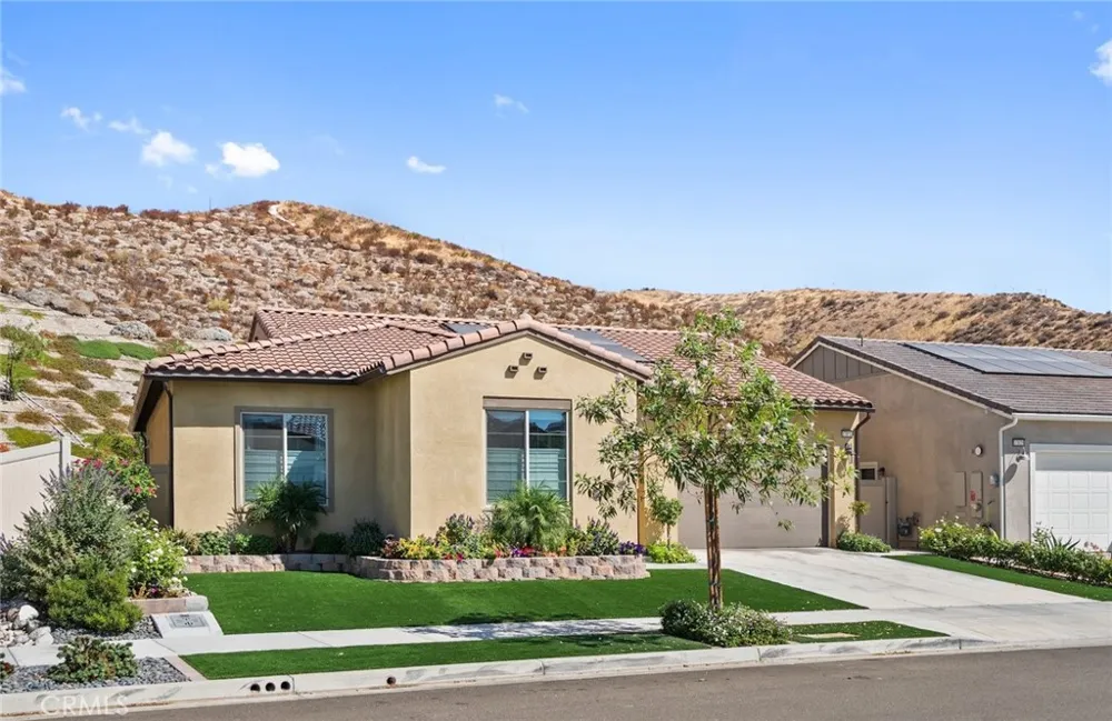 17833 Cirrus Drive Canyon Country, CA 91350