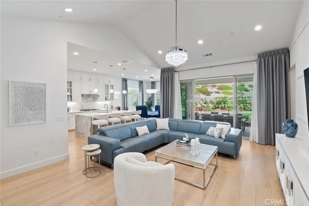 17833 Cirrus Drive Canyon Country, CA 91350