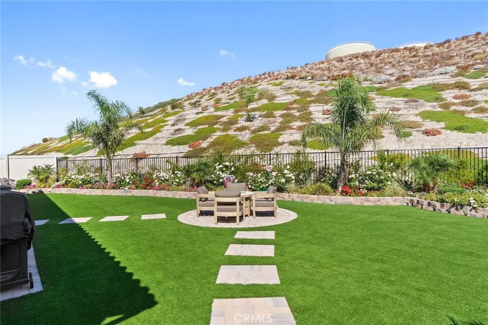 17833 Cirrus Drive Canyon Country, CA 91350