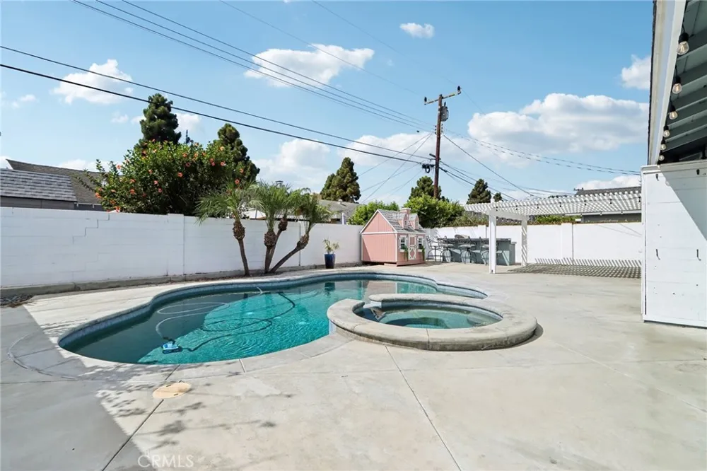 5792 Venturi Drive Huntington Beach, CA 92649