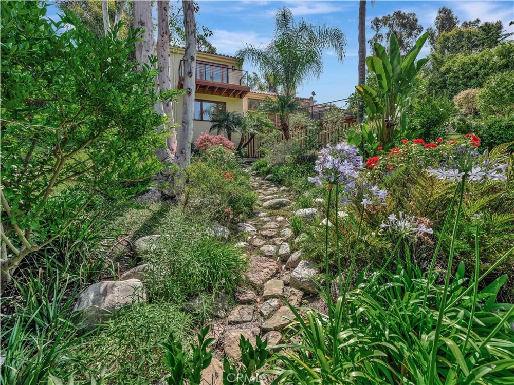 3635 Serra Road Malibu, CA 90265