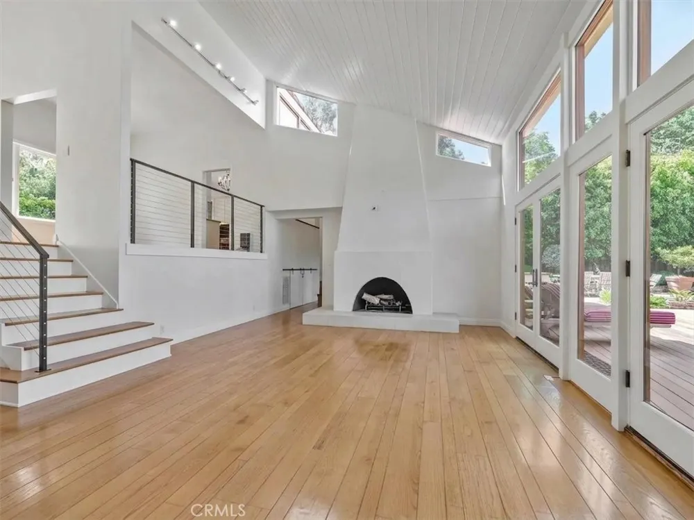 3635 Serra Road Malibu, CA 90265