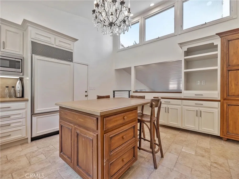 3635 Serra Road Malibu, CA 90265