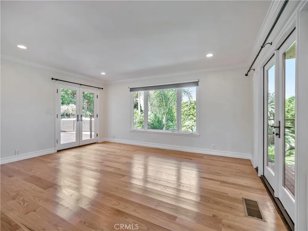 3635 Serra Road Malibu, CA 90265