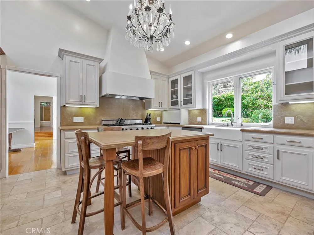 3635 Serra Road Malibu, CA 90265